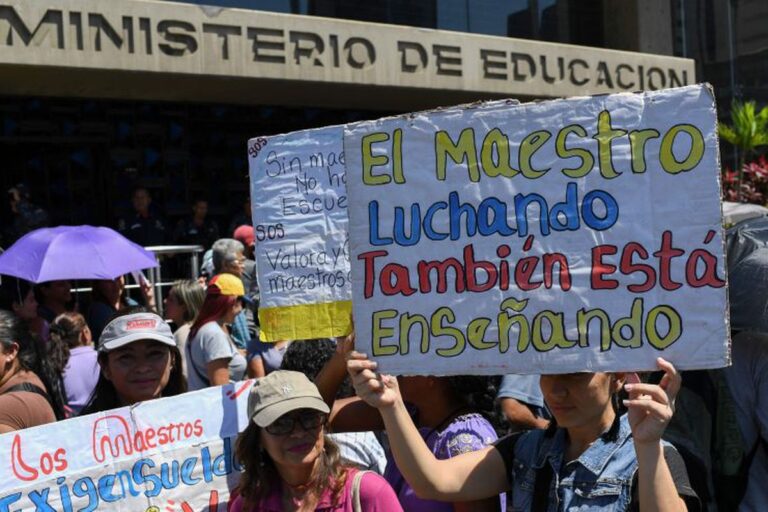 ONG dice que docentes universitarios venezolanos son los «peores pagados» de Latinoamérica