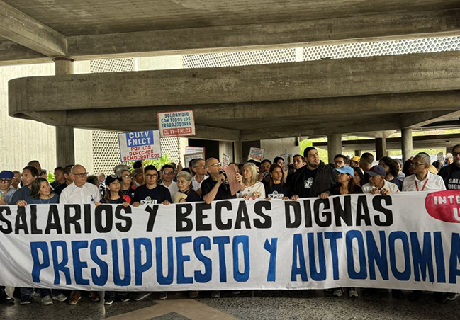 UCV pide a Maduro convocar discusión nacional urgente ante «gravísima crisis salarial»