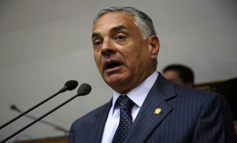 Rafael Veloz García. Ex Pdte de la Federación de Abogados de Vzla y de la Federación Interamericana de Abogados, FIA. Pdte Fundador de la Confederación de Profesionales Universitarios y Técnicos de Vzla. Coordinador del Programa de Organización Ciudadana, POC. Miembro de la Dirección Nacional de Vp.