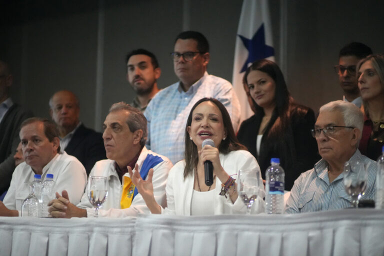 Rafael Veloz: El manifiesto de Panamá en acción. Voluntad popular listo para la transición